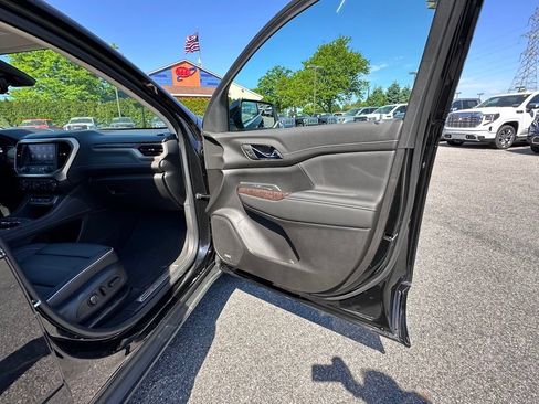 Used 2023 GMC Acadia Denali w/ Denali Ultimate Package AWD/4WD image 15