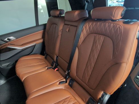 New 2026 BMW X7 M60i image 28