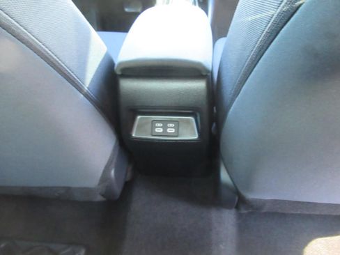 Used 2025 Toyota Corolla LE FWD image 30