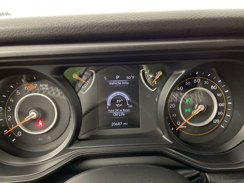 Used 2025 Jeep Wrangler Sport S image 5