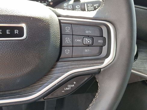 Used 2023 Jeep Wagoneer L Series II image 26