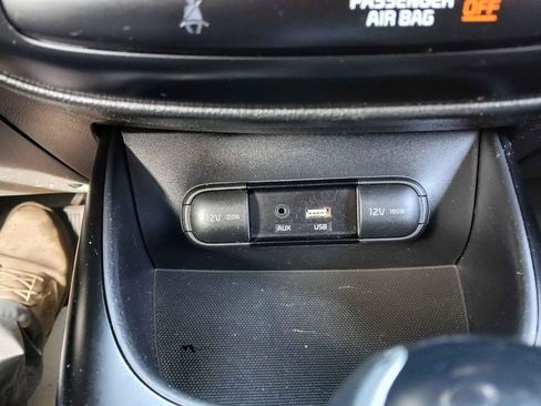 Used 2017 Kia Soul + FWD image 14