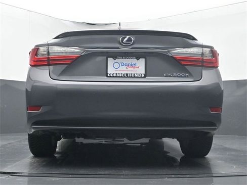 Used 2016 Lexus ES 300h image 10