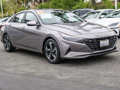 Certified 2023 Hyundai Elantra Limited FWD image 3