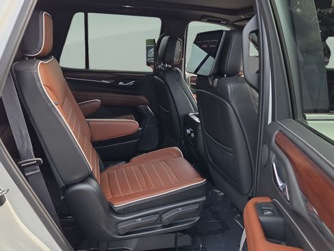 Certified 2023 GMC Yukon Denali Ultimate AWD/4WD image 15