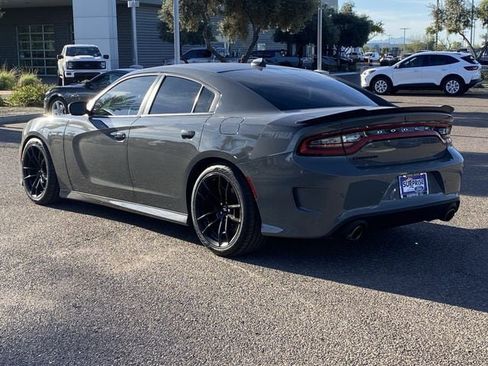 Used 2017 Dodge Charger R/T image 4