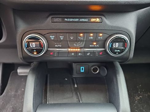 Used 2020 Ford Escape Titanium w/ Titanium Premium Package 2.0 AWD/4WD image 20