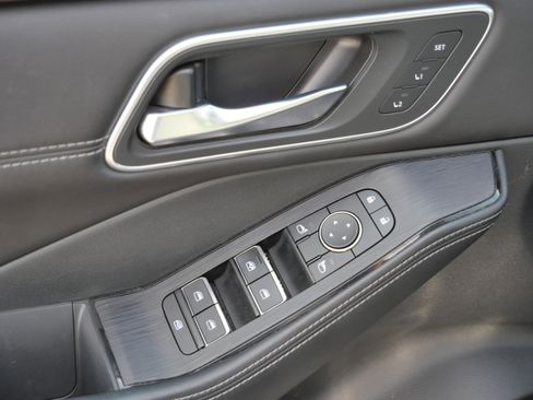 Used 2023 Nissan Rogue Platinum w/ Platinum Premium Package image 19