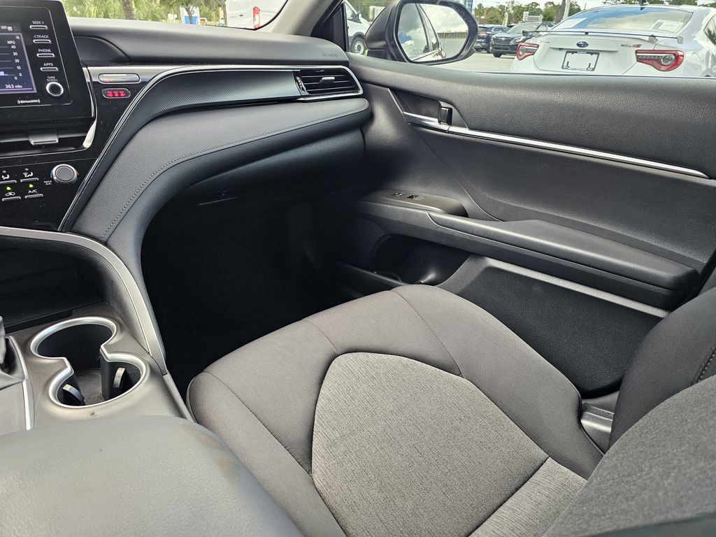 Used 2021 Toyota Camry LE FWD image 14