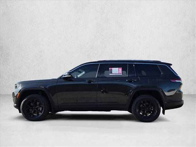 Used 2023 Jeep Grand Cherokee L Limited w/ Luxury Tech Group II AWD/4WD image 2