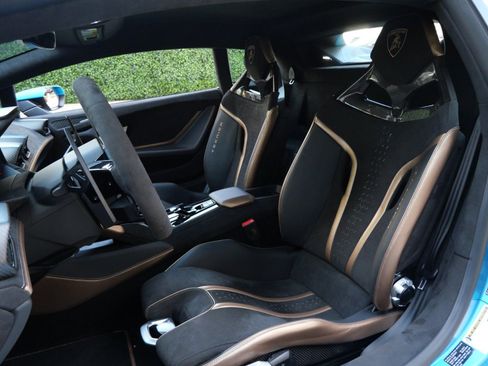 Used 2024 Lamborghini Huracan Tecnica RWD image 6