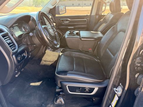 Used 2022 RAM 1500 Laramie image 9