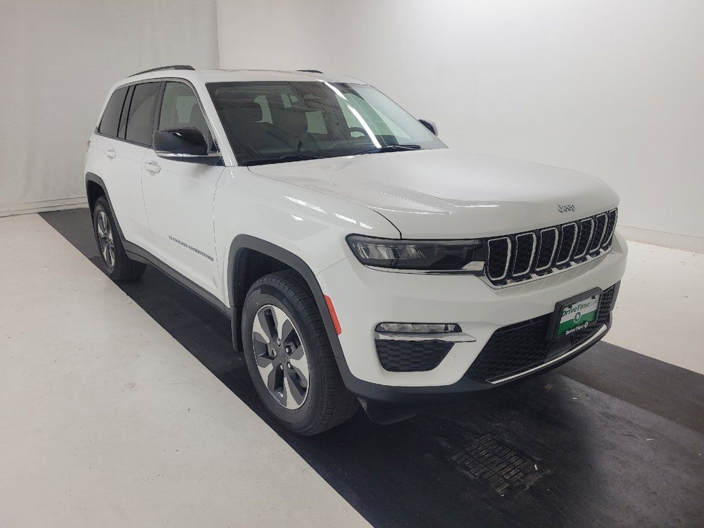 Used 2022 Jeep Grand Cherokee Limited 4xe w/ MOPAR Finishing Package AWD/4WD image 13