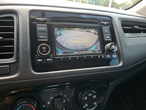 Used 2020 Honda HR-V LX image 24