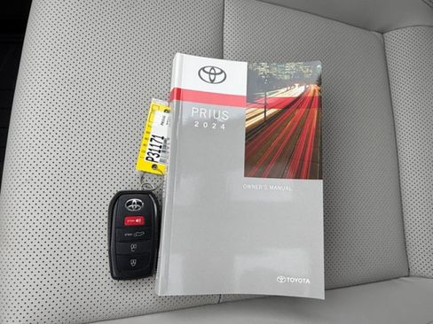 Used 2024 Toyota Prius Limited AWD/4WD image 22