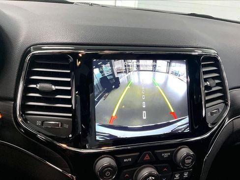 Used 2019 Jeep Grand Cherokee Limited w/ Luxury Group II AWD/4WD image 23