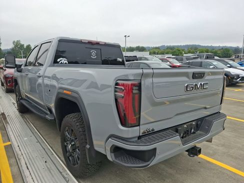 Used 2025 GMC Sierra 3500 AT4 w/ AT4 Premium Plus Package AWD/4WD image 7