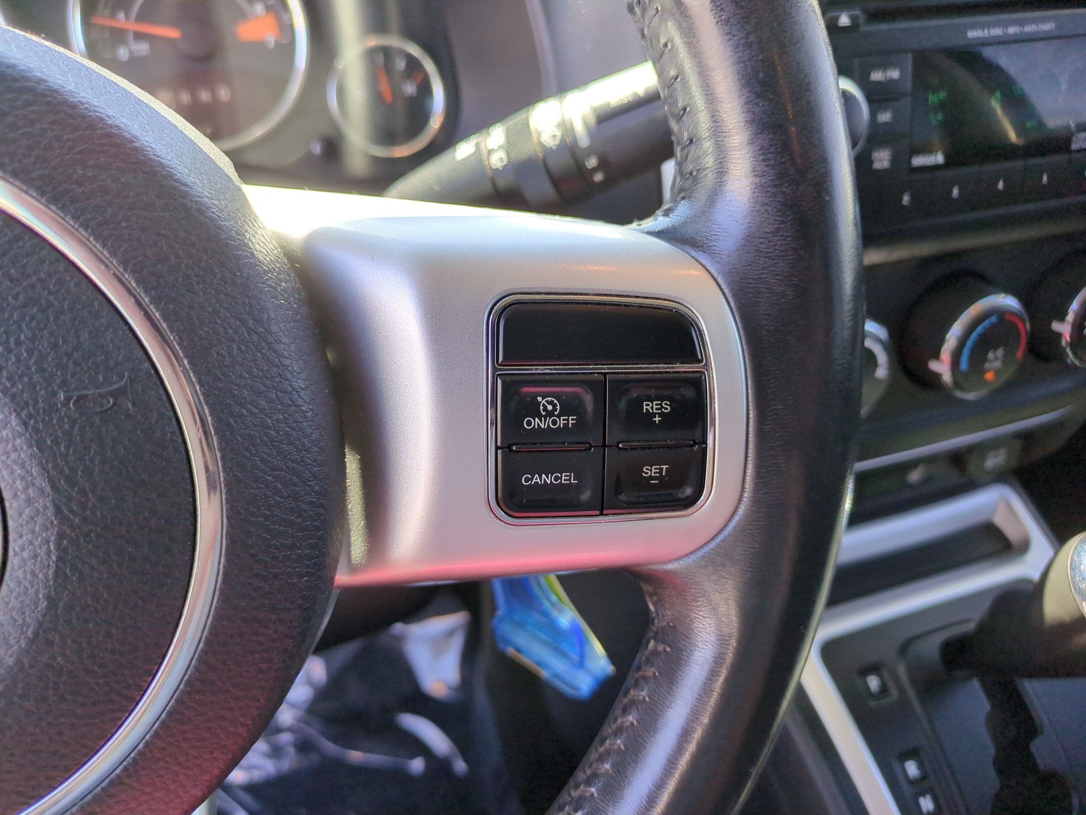 Used 2017 Jeep Compass Latitude FWD image 18