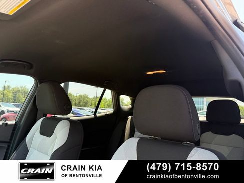 Used 2025 Chevrolet Trax RS FWD image 21