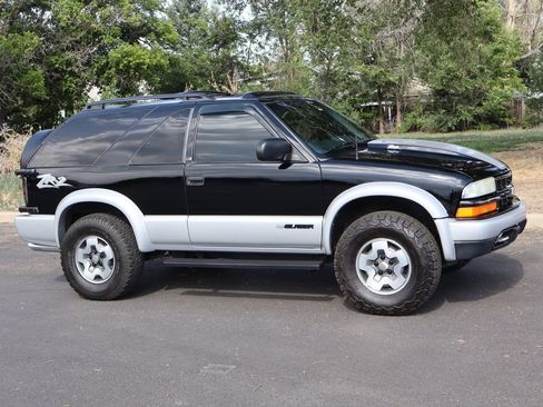 Used 2002 Chevrolet Blazer LS w/ Preferred Equipment Group AWD/4WD image 2