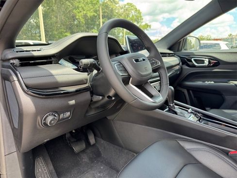 New 2025 Jeep Compass Limited w/ Sun & Sound Group image 33