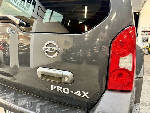 Used 2011 Nissan Xterra PRO-4X w/ Pro-4x Leather Pkg image 4