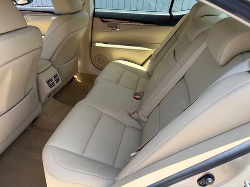 Used 2013 Lexus ES 350 w/ Premium Pkg FWD image 12