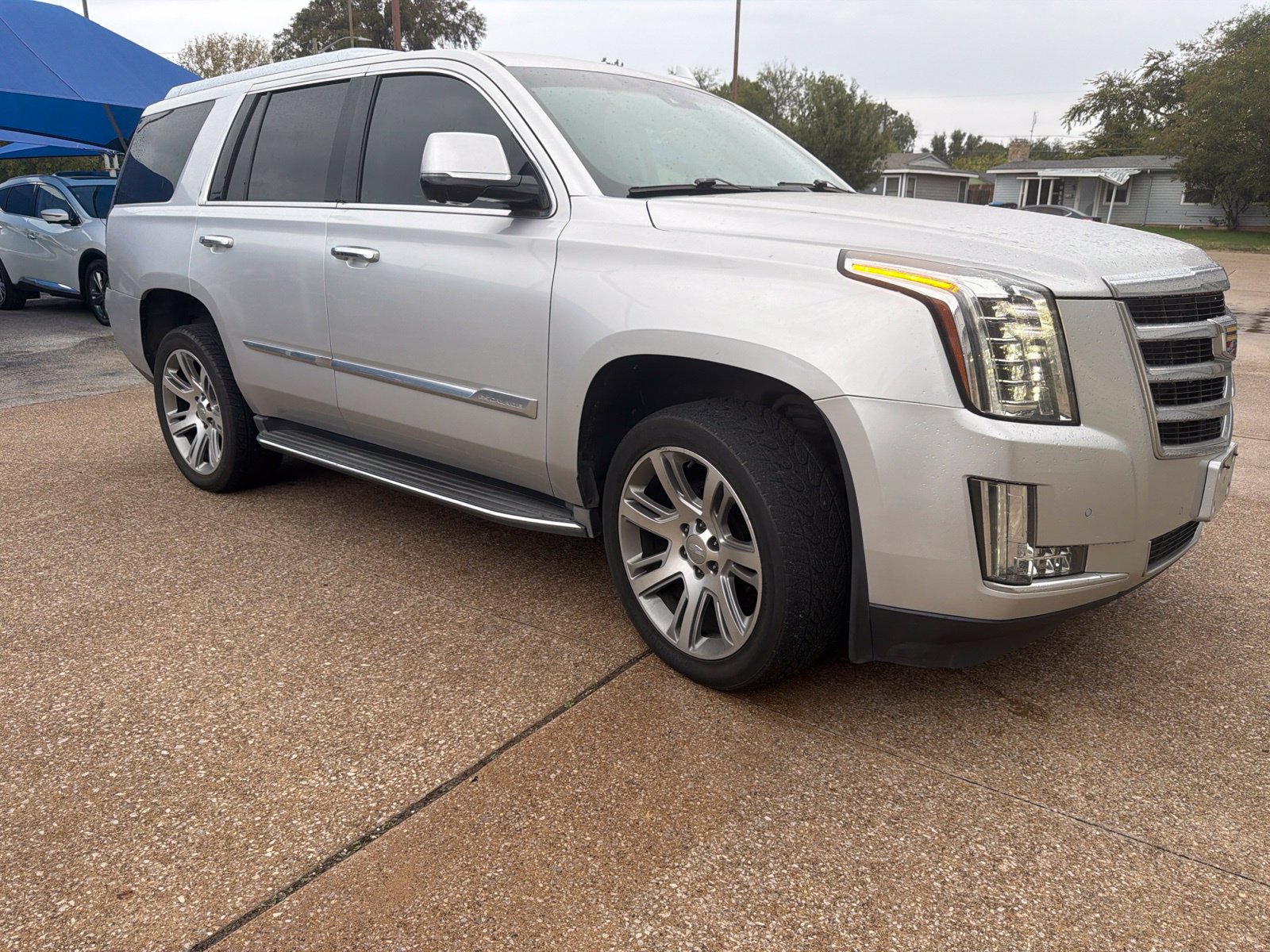 Used 2015 Cadillac Escalade Luxury AWD/4WD image 3