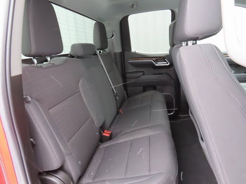 Used 2025 GMC Sierra 1500 Elevation image 30