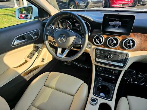 Used 2019 Mercedes-Benz GLA 250 4MATIC image 29