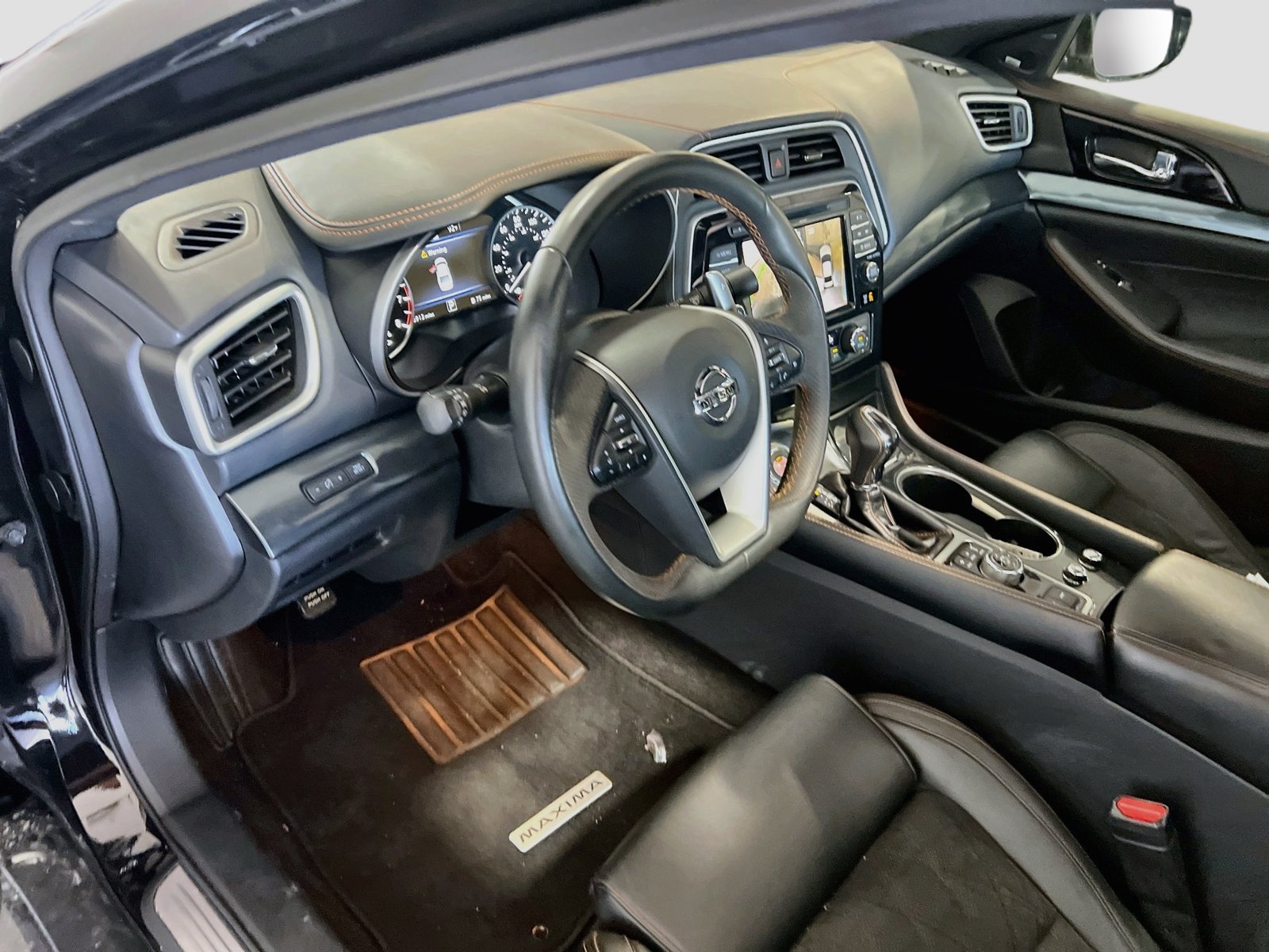 Used 2022 Nissan Maxima SR w/ Sport Mat Group FWD image 9