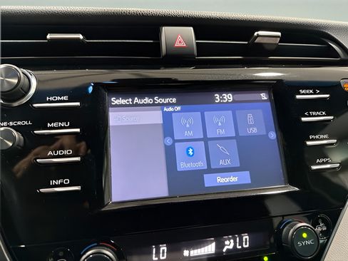 Used 2018 Toyota Camry XLE FWD image 20