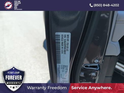 Used 2024 Jeep Wagoneer Series III w/ Premium Group I AWD/4WD image 43