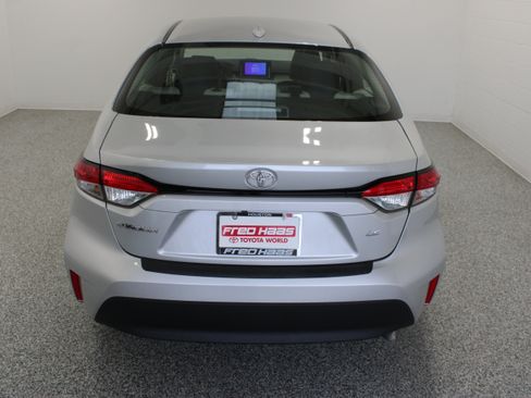 Used 2025 Toyota Corolla LE FWD image 8