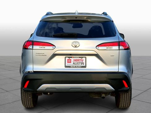 Used 2022 Toyota Corolla Cross LE image 4