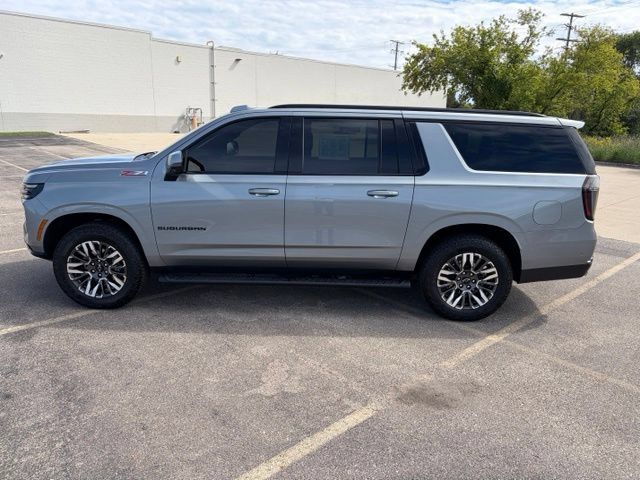 Used 2025 Chevrolet Suburban Z71 w/ Z71 Off-Road Package AWD/4WD image 3