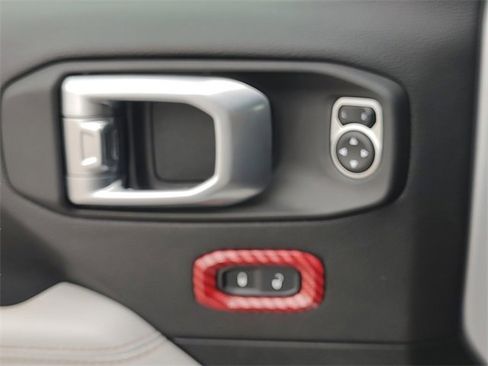 Certified 2022 Jeep Wrangler Unlimited Sahara image 29