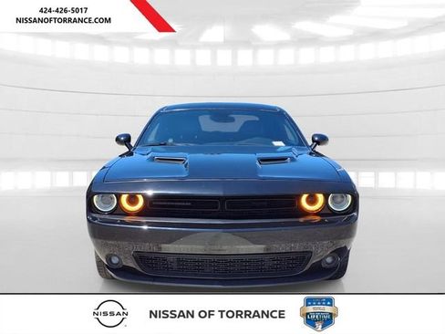 Used 2018 Dodge Challenger SXT Plus RWD image 2