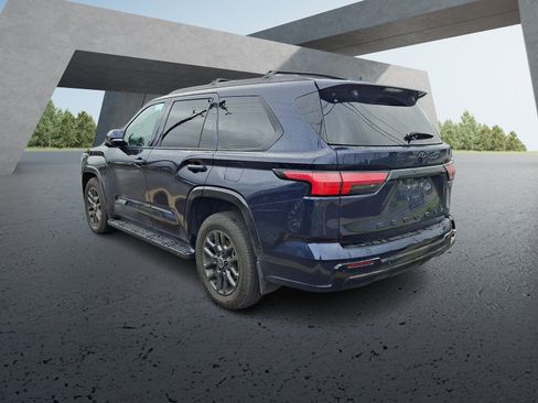 Used 2024 Toyota Sequoia Platinum AWD/4WD image 3