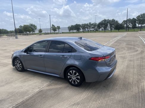 Used 2021 Toyota Corolla LE FWD image 6