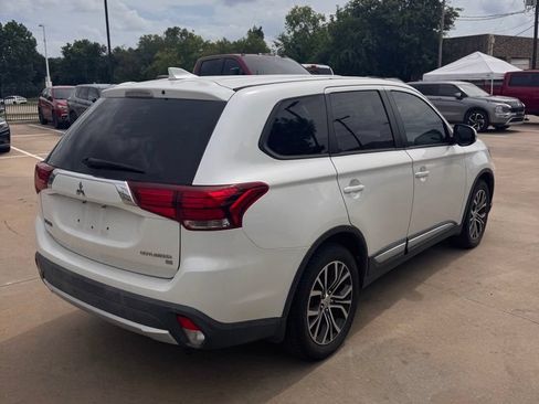 Used 2018 Mitsubishi Outlander SE FWD image 8
