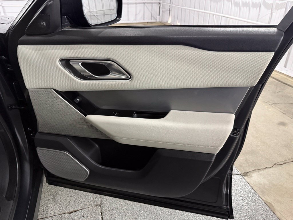 Used 2018 Land Rover Range Rover Velar R-Dynamic SE AWD/4WD image 29
