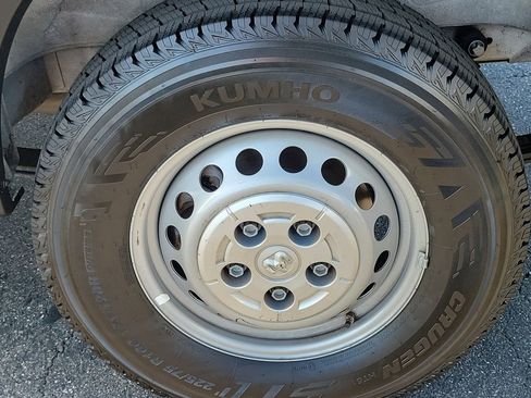 Used 2025 RAM ProMaster 2500 w/ Convenience Group FWD image 3
