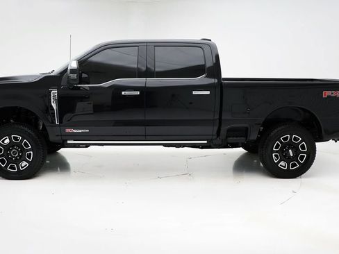 Used 2025 Ford F250 Platinum w/ Platinum Plus Package image 6