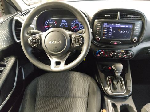 Used 2022 Kia Soul LX FWD image 22