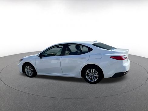 Used 2025 Toyota Camry LE image 10