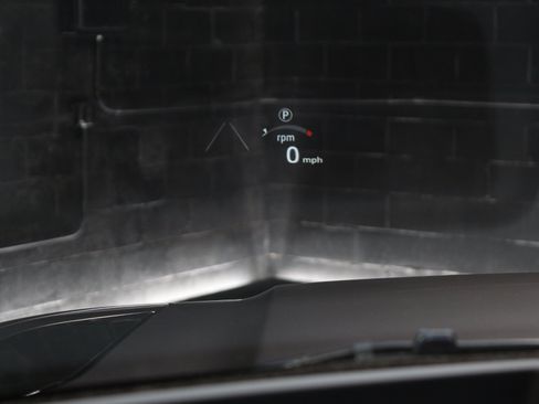 Used 2025 Land Rover Defender 110 AWD/4WD image 78