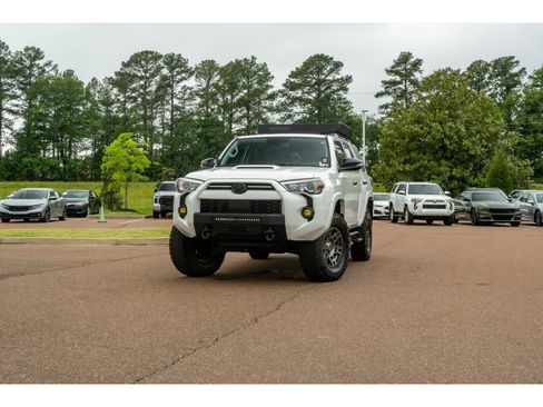 Used 2021 Toyota 4Runner Venture w/ Moonroof Package AWD/4WD image 1