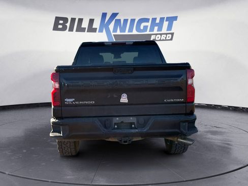 Used 2023 Chevrolet Silverado 1500 Custom image 4