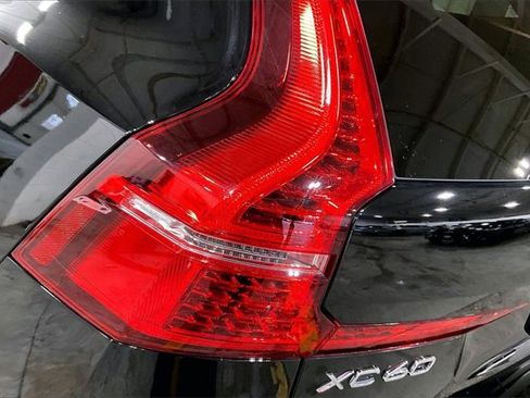 Certified 2023 Volvo XC60 B5 Core image 31